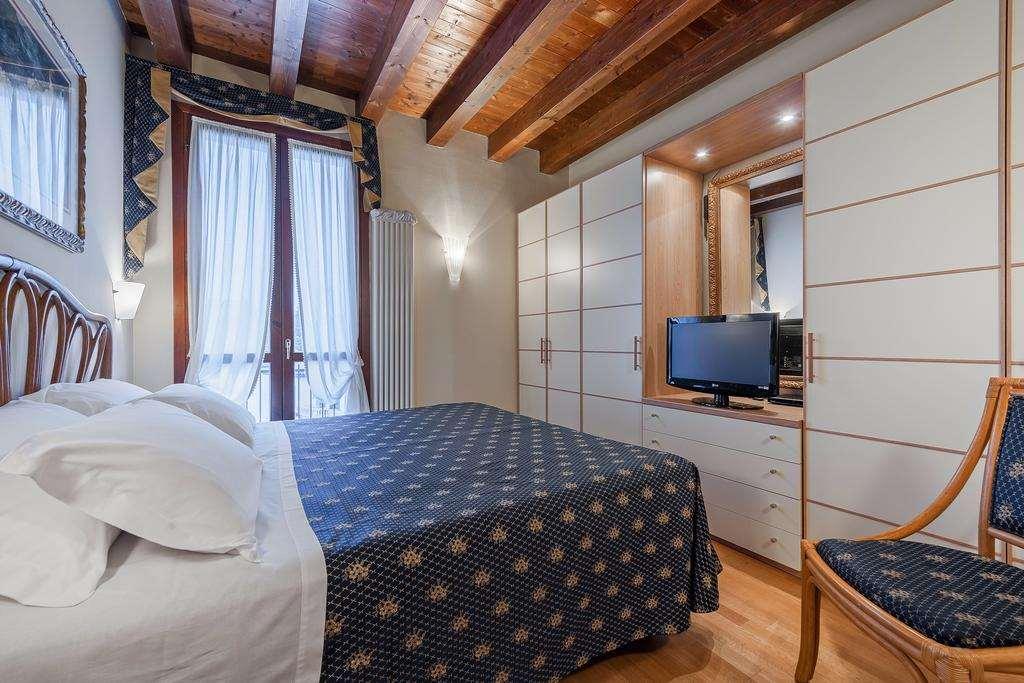 Palazzo Brando - Living Apartments Treviso Habitación foto